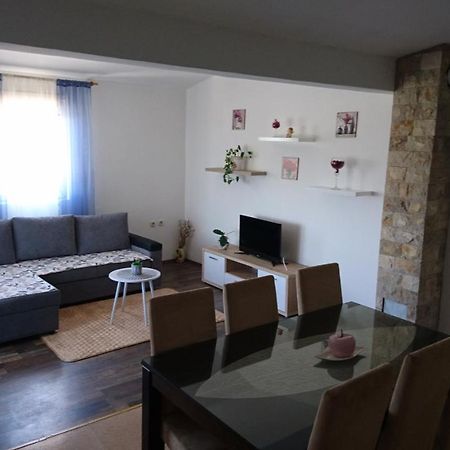 Apartman Vuleta Ražanac Eksteriør billede