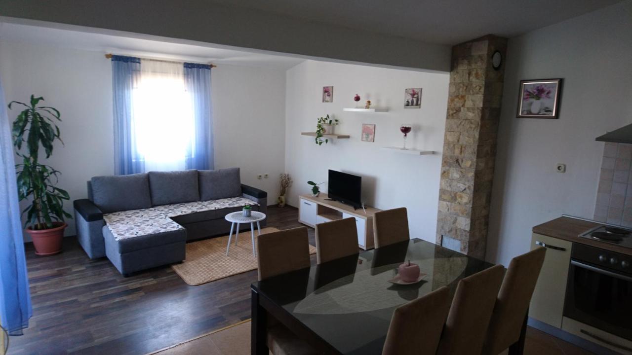 Apartman Vuleta Ražanac Eksteriør billede